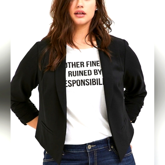torrid Jackets & Blazers - Torrid Black Crepe Cut Away Blazer Jacket With Ruched Sleeves 2X